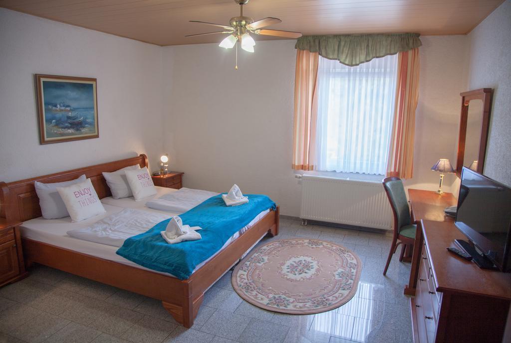 Hotel Atlantis Ramstein-Miesenbach Ngoại thất bức ảnh