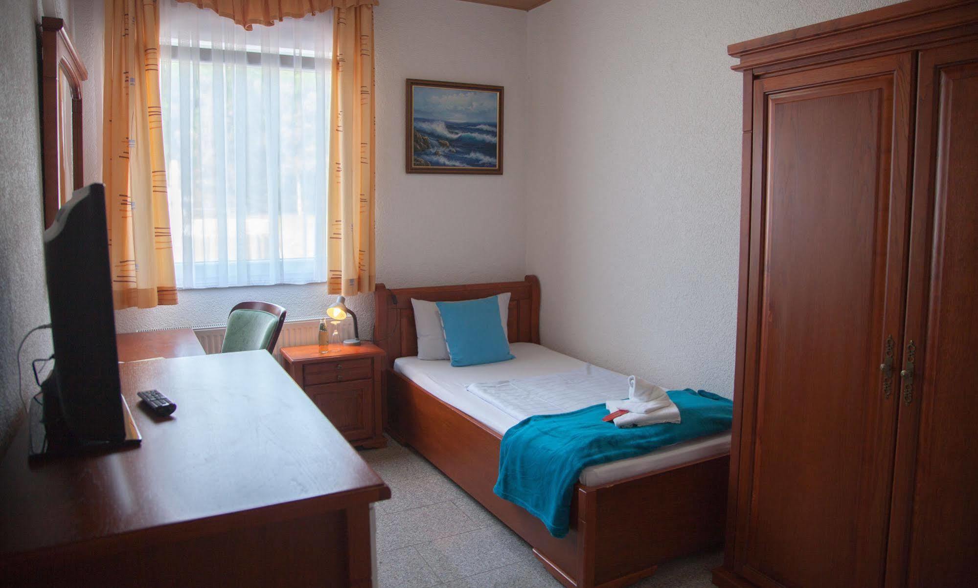 Hotel Atlantis Ramstein-Miesenbach Ngoại thất bức ảnh